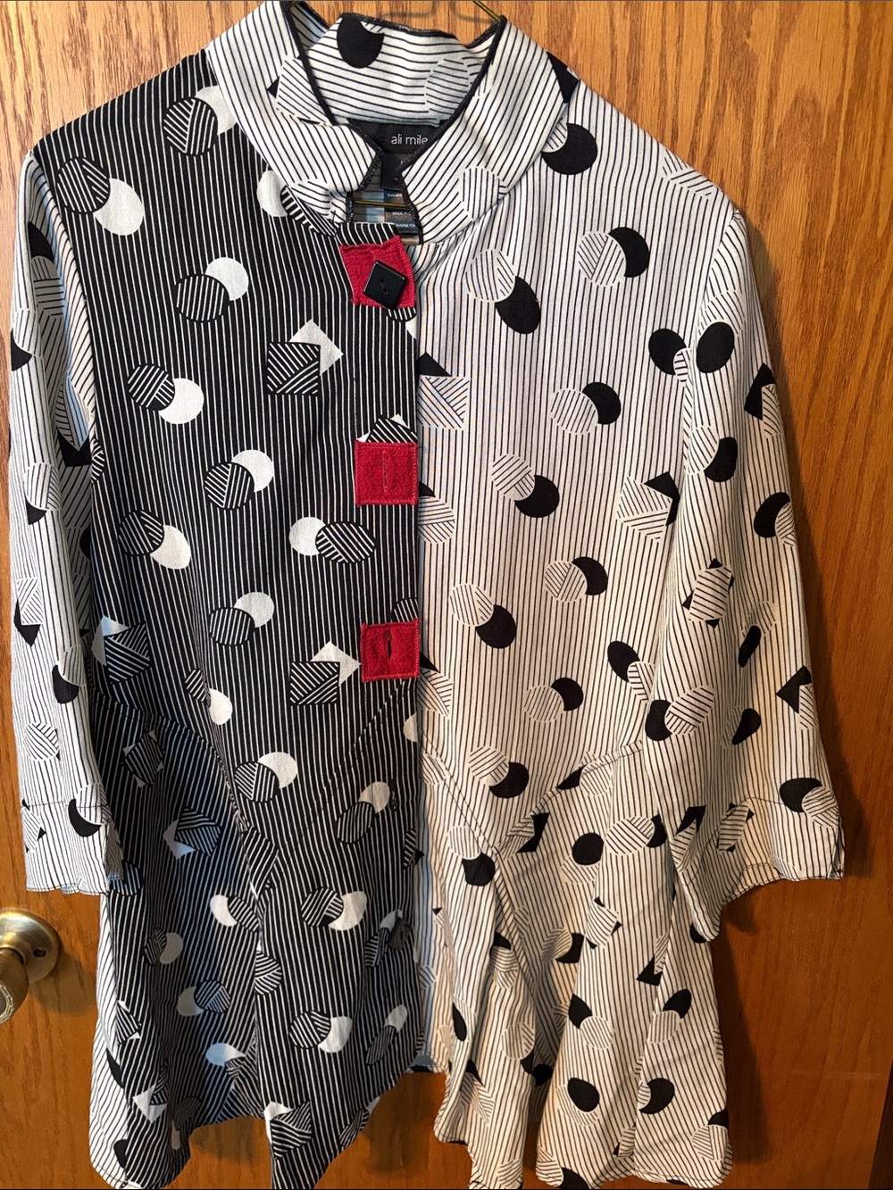 Ali Miles Black & White Geometric Contrast Tunic with Red Button Details